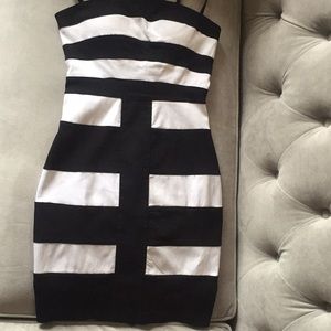 NWT  Black and White Stripe Dress Size: 1/2